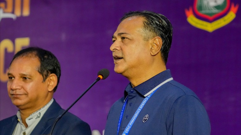 আসিফ, আপনি আগে ক্রিকেটকে ঠিক করেন